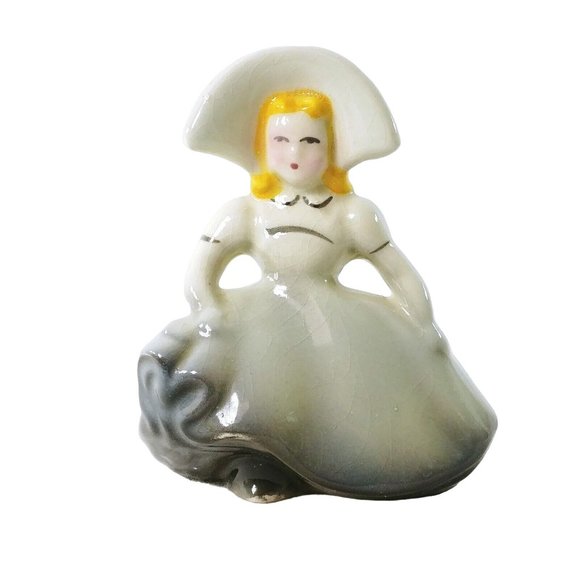 Planter Girl Bonnie Lass with Hat Ceramic 5.5" - Picture 5 of 6